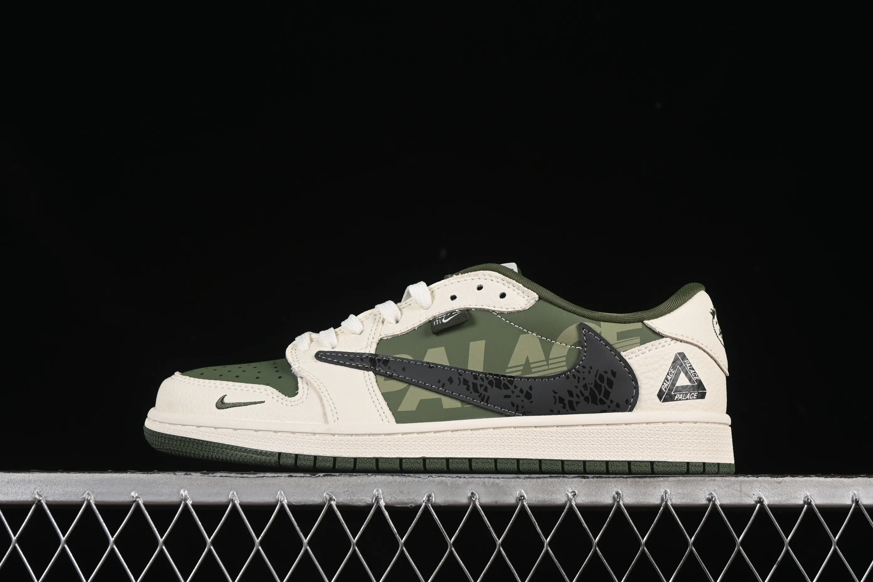 All categories Air Jordan Jordan series basketball shoes Air Jordan 1 Low High-end customized low-top sneakers Travis Scott x Fragment Design x Air Jordan 1 Low OG SP AJ1 PALACE joint beige black hook low-top cultural casual sneakers XS2024-030